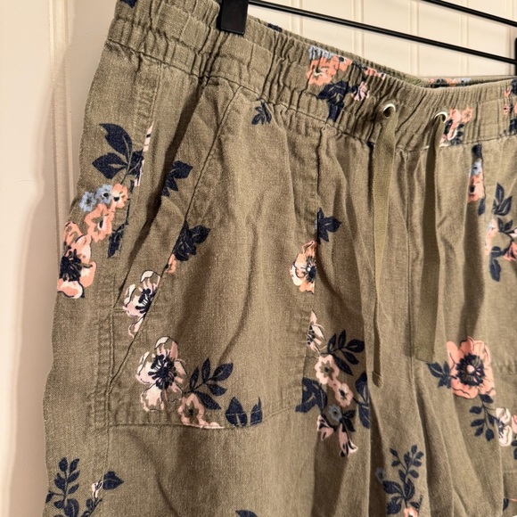 Nautical Women’s Olive Green Floral Linen Blend Shorts With Pockets Size Large - Picture 4 of 10